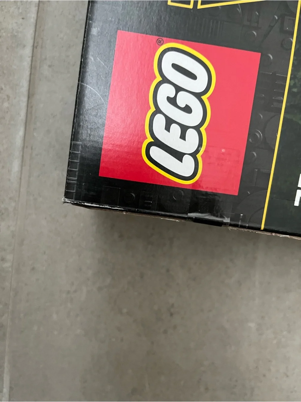 NEW LEGO Star Wars Millennium Falcon #75257